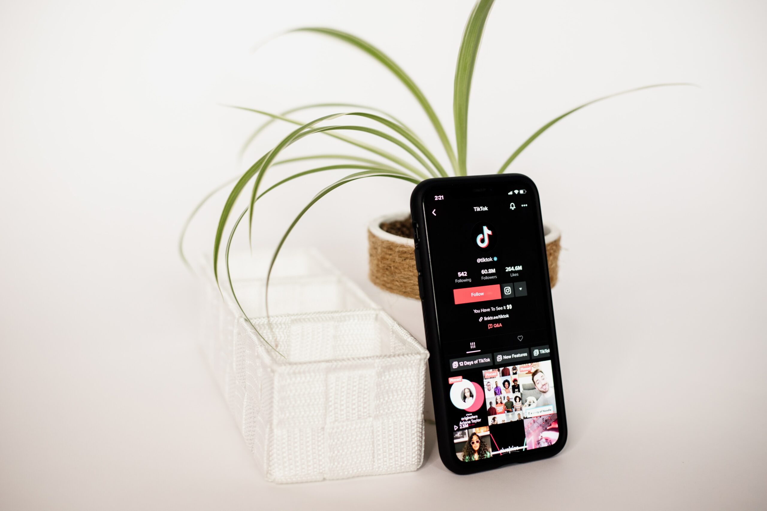 2023-ux-trends-designing-for-video-experience 2023-ux-trends-designing-for-video-experience