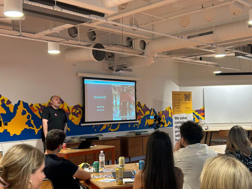 Photo from Make it Clear UX Event: Designing Immersive Experiences for Users Photo from Make it Clear UX Event: Designing Immersive Experiences for Users